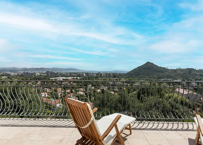 With Rooftop * Mandelieu